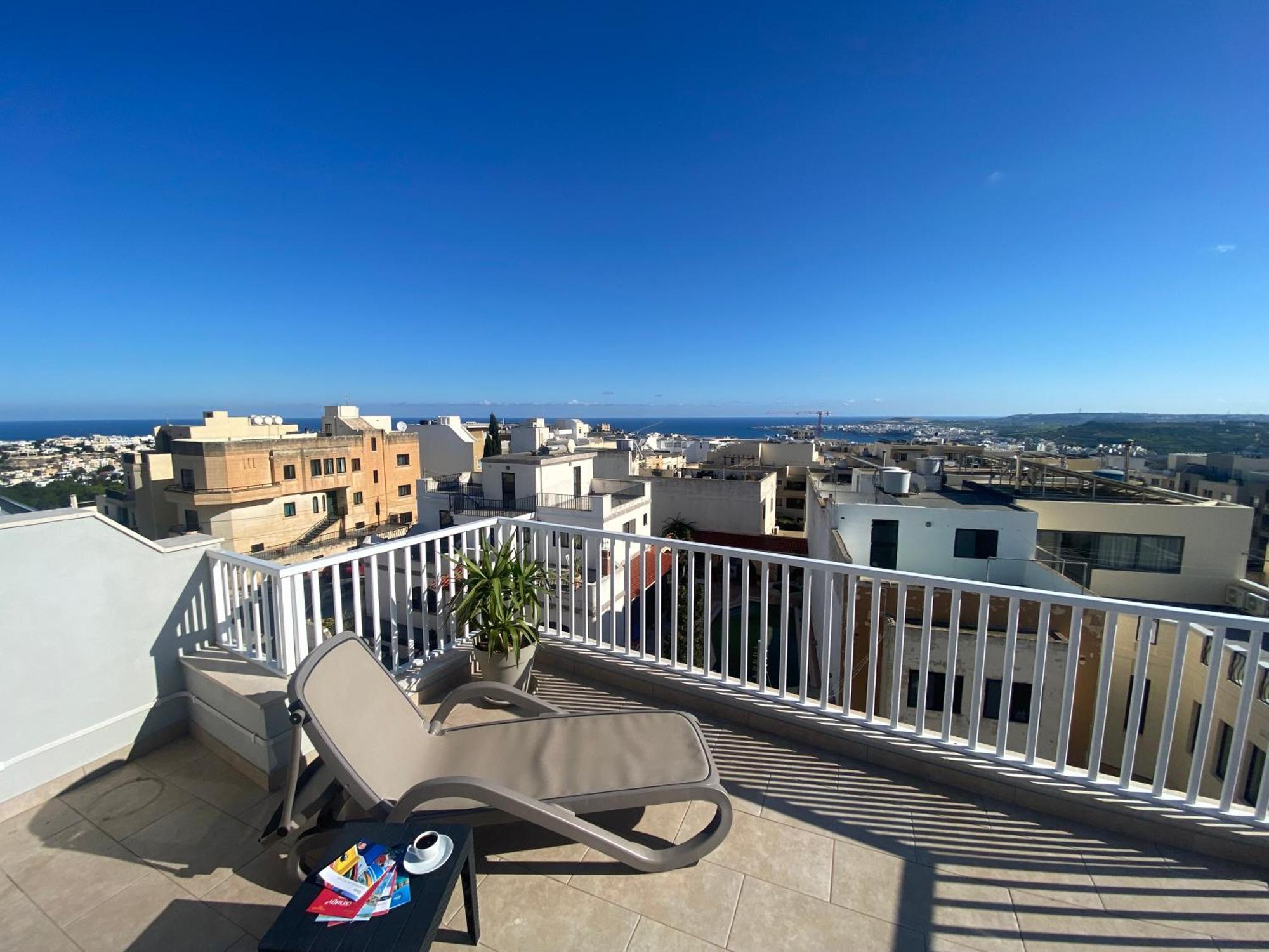 Sunshine Apartments Mellieha - Modern Two Bedroom Penthouse With Terrace المظهر الخارجي الصورة